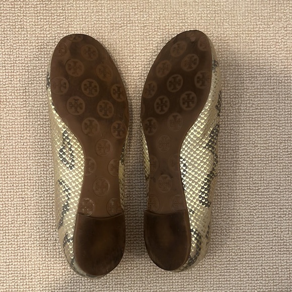 COPY - Size 8.5 Tory Burch flats, gold snakeskin with gold medallion - Picture 2 of 4